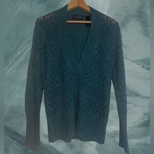 Axcess Hunter green sweater - loose knit - v neck - medium EUC